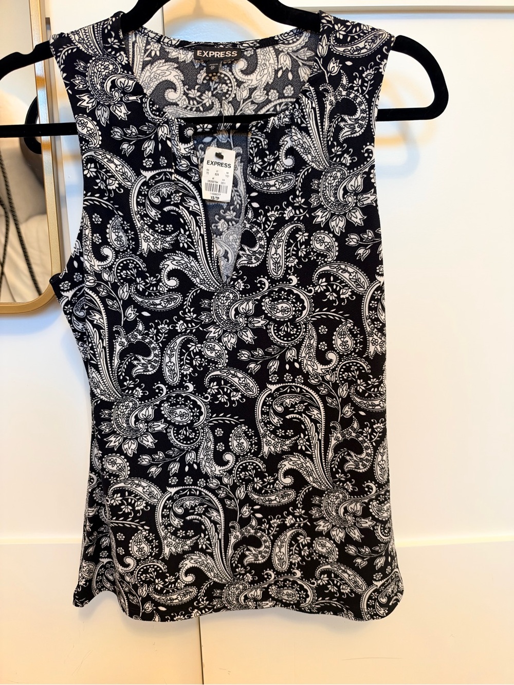 Express Black & White Paisley Keyhole Camisole